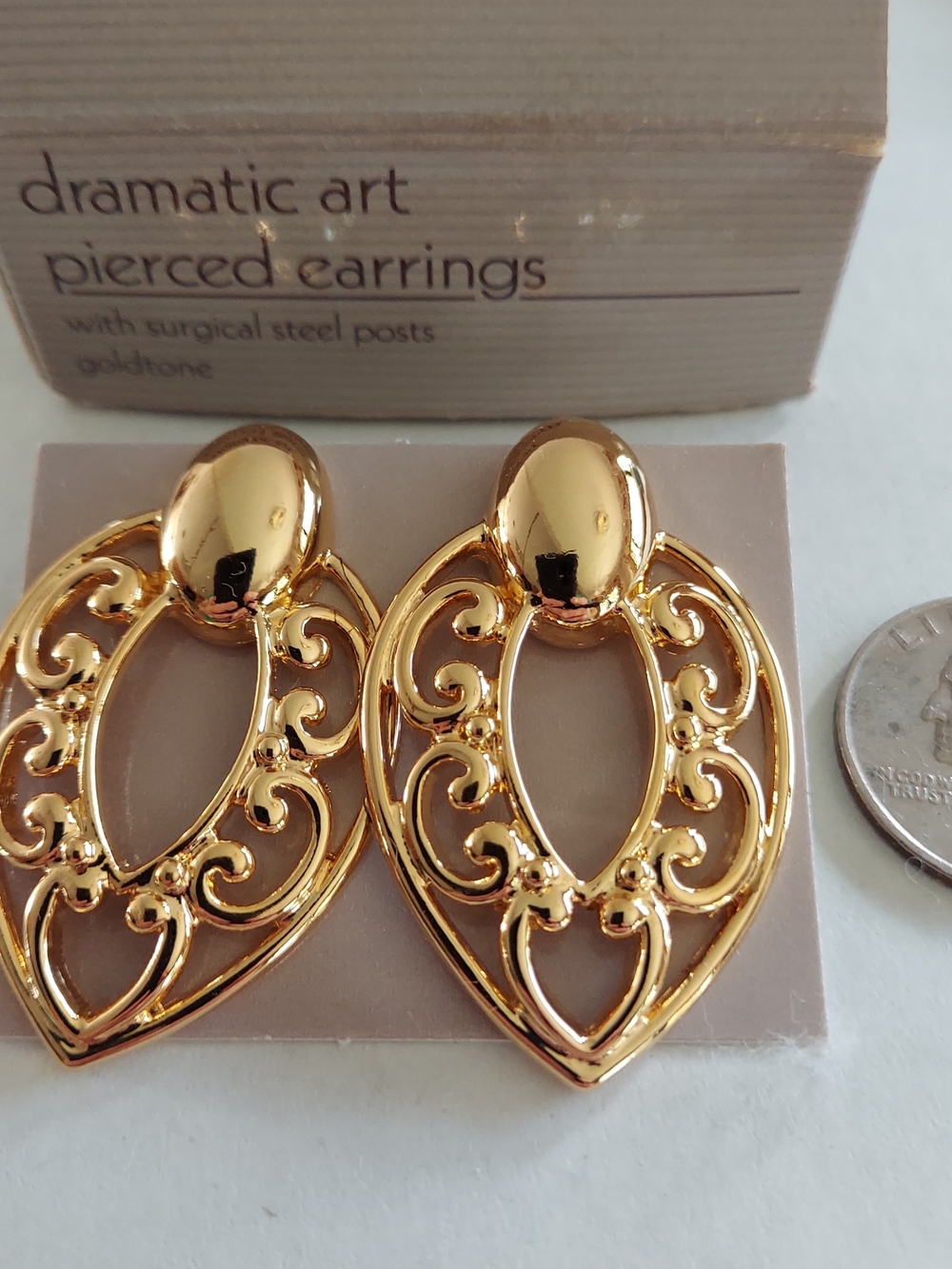 Vintage Avon Dramatic Art Gold Filigree Teardrop Earrings